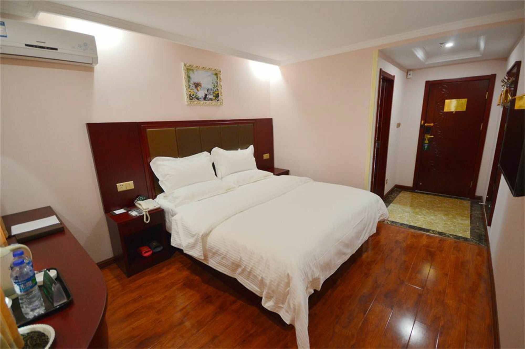 Greentree Inn Zhejiang Taizhou Tiantai Bus Station Express Hotel Exteriör bild